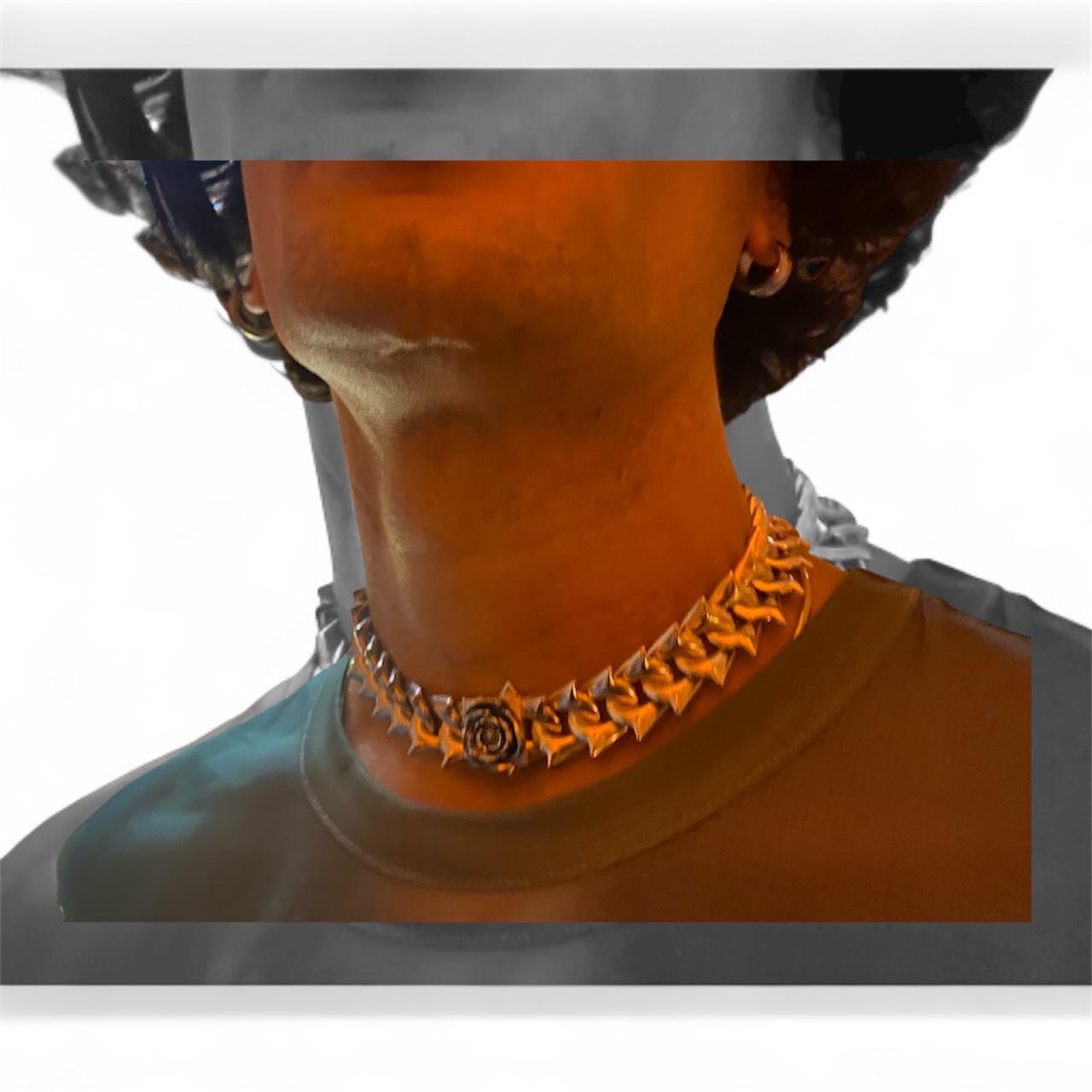 thorny rose necklace